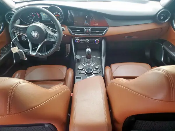 ZARFAECN2J7590745 2018 ALFA ROMEO GIULIA - Image 8