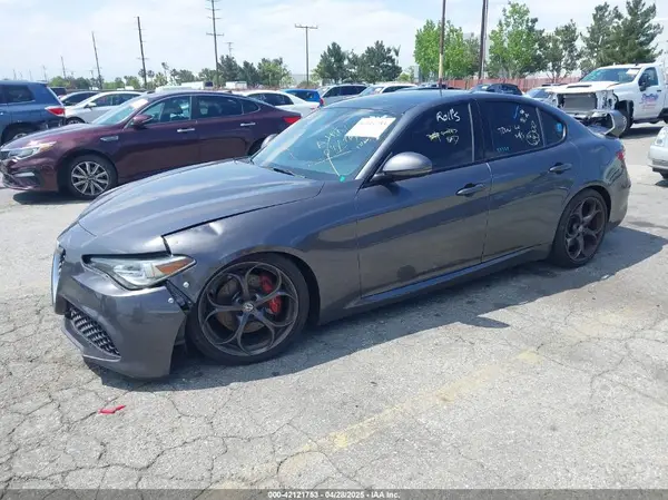 ZARFAECN2J7595119 2018 ALFA ROMEO GIULIA - Image 2
