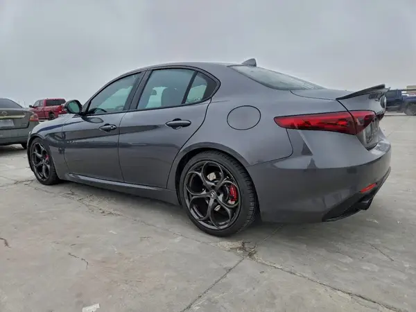 ZARFAECN2J7597159 2018 ALFA ROMEO GIULIA - Image 2