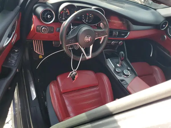 ZARFAECN2J7597825 2018 ALFA ROMEO GIULIA - Image 8