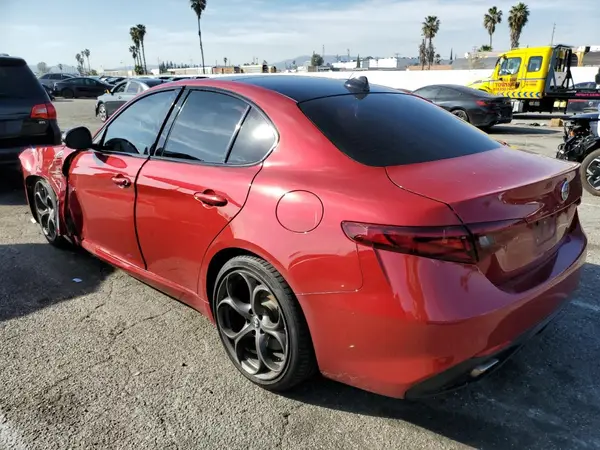 ZARFAECN2J7598649 2018 ALFA ROMEO GIULIA - Image 2