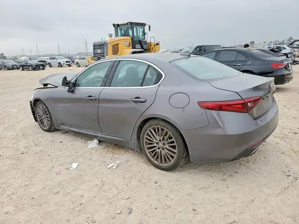 ZARFAECN3H7529267 2017 ALFA ROMEO GIULIA - Image 2