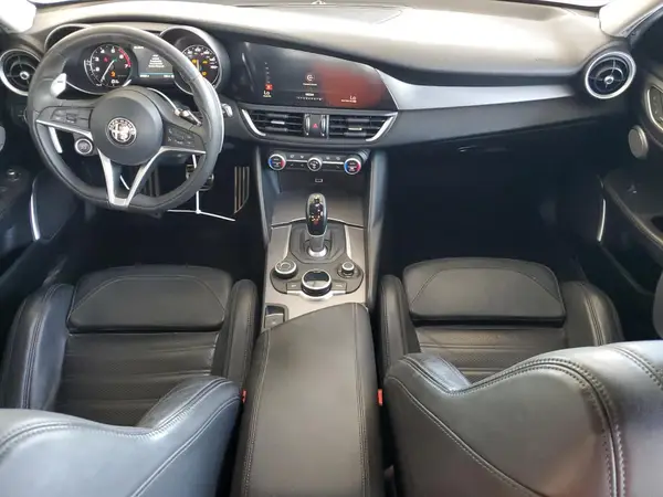 ZARFAECN3H7542567 2017 ALFA ROMEO GIULIA - Image 8