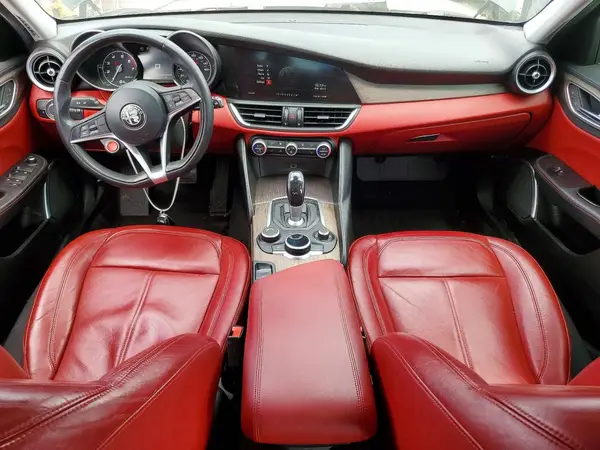 ZARFAECN3H7551513 2017 ALFA ROMEO GIULIA - Image 8