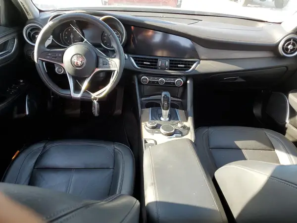 ZARFAECN3H7556176 2017 ALFA ROMEO GIULIA - Image 8
