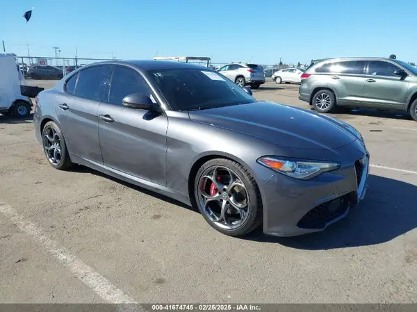 ZARFAECN3J7569919 2018 ALFA ROMEO GIULIA - Image 1
