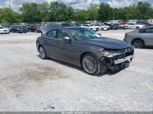 ZARFAECN3J7570018 2018 ALFA ROMEO GIULIA - Image 1