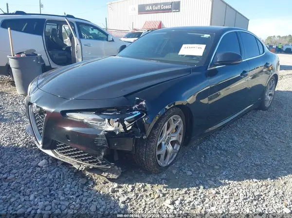 ZARFAECN3J7577583 2018 ALFA ROMEO GIULIA - Image 2