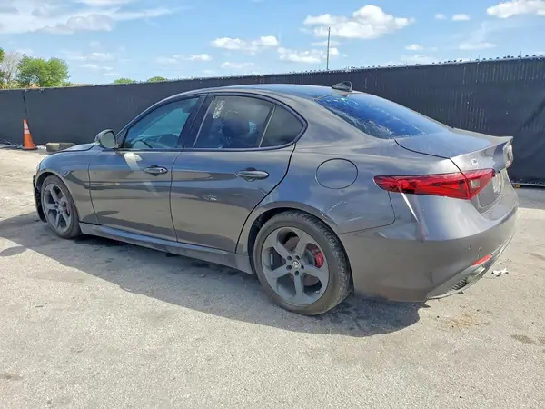 ZARFAECN3J7589619 2018 ALFA ROMEO GIULIA - Image 2