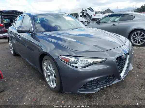 ZARFAECN3J7592195 2018 ALFA ROMEO GIULIA - Image 1