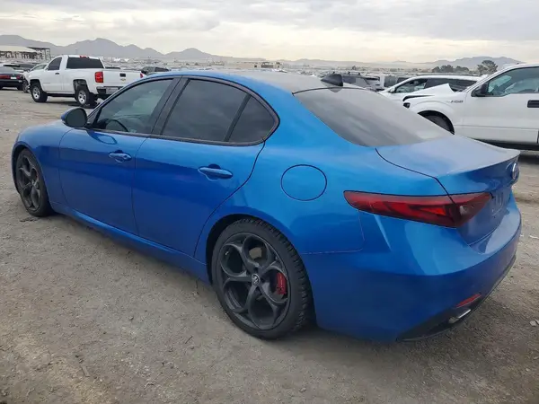 ZARFAECN3J7597137 2018 ALFA ROMEO GIULIA - Image 2