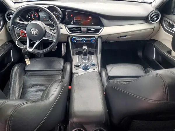 ZARFAECN3J7597137 2018 ALFA ROMEO GIULIA - Image 8