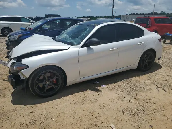 ZARFAECN3J7599728 2018 ALFA ROMEO GIULIA - Image 1