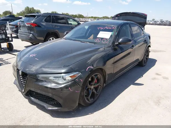 ZARFAECN4H7534140 2017 ALFA ROMEO GIULIA - Image 2