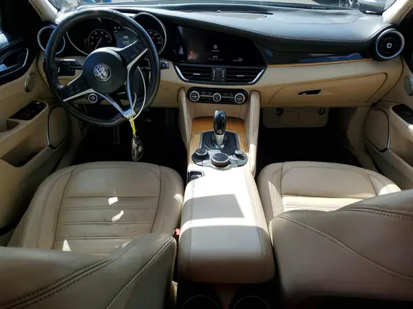 ZARFAECN4H7536079 2017 ALFA ROMEO GIULIA - Image 8