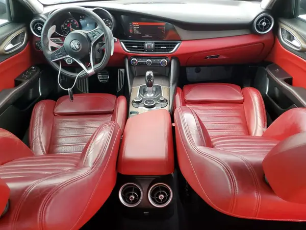 ZARFAECN4H7545588 2017 ALFA ROMEO GIULIA - Image 8