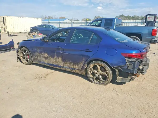 ZARFAECN4H7553173 2017 ALFA ROMEO GIULIA - Image 2