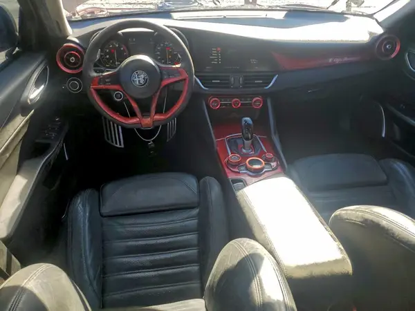 ZARFAECN4H7556588 2017 ALFA ROMEO GIULIA - Image 8