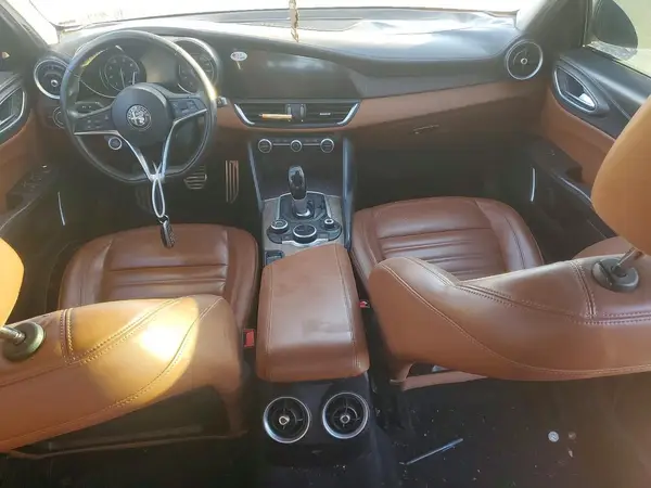 ZARFAECN4J7565376 2018 ALFA ROMEO GIULIA - Image 8