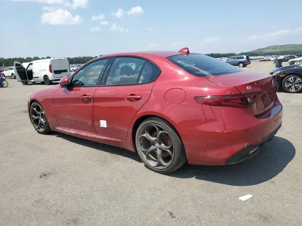 ZARFAECN4J7565880 2018 ALFA ROMEO GIULIA - Image 2