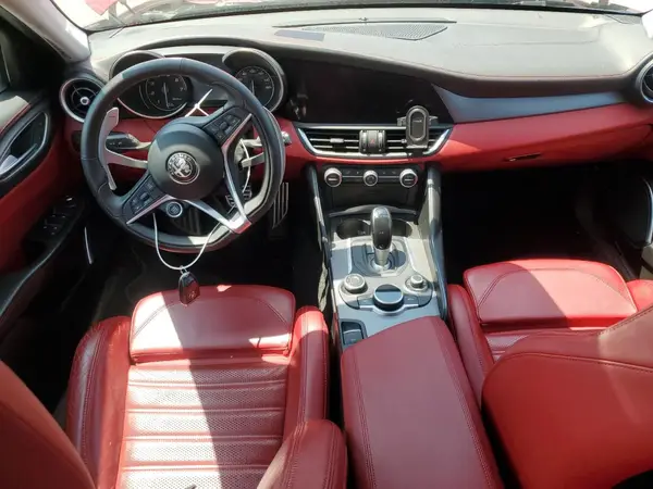 ZARFAECN4J7565880 2018 ALFA ROMEO GIULIA - Image 8