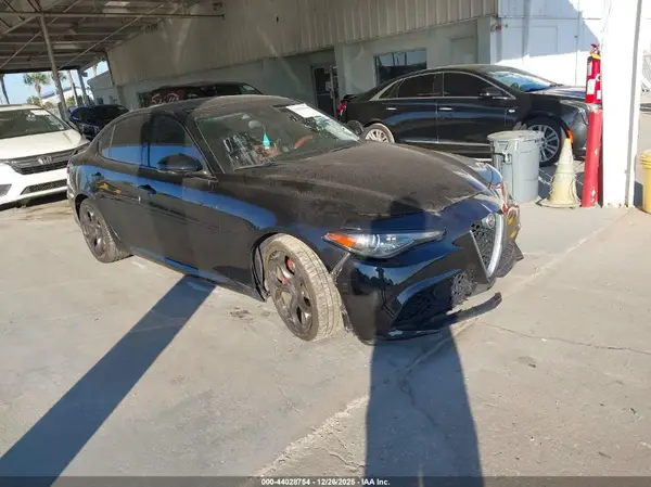 ZARFAECN4J7565930 2018 ALFA ROMEO GIULIA