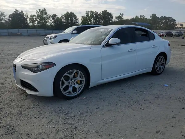 ZARFAECN4J7579892 2018 ALFA ROMEO GIULIA - Image 1