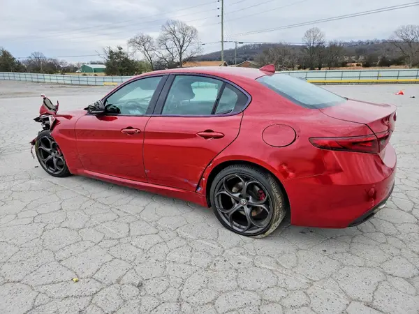 ZARFAECN4J7584672 2018 ALFA ROMEO GIULIA - Image 2