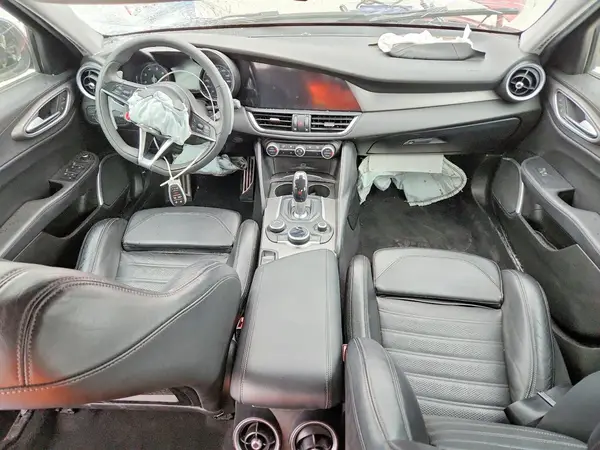 ZARFAECN4J7584672 2018 ALFA ROMEO GIULIA - Image 8