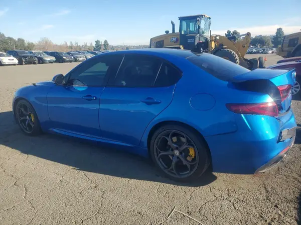 ZARFAECN4J7593971 2018 ALFA ROMEO GIULIA - Image 2