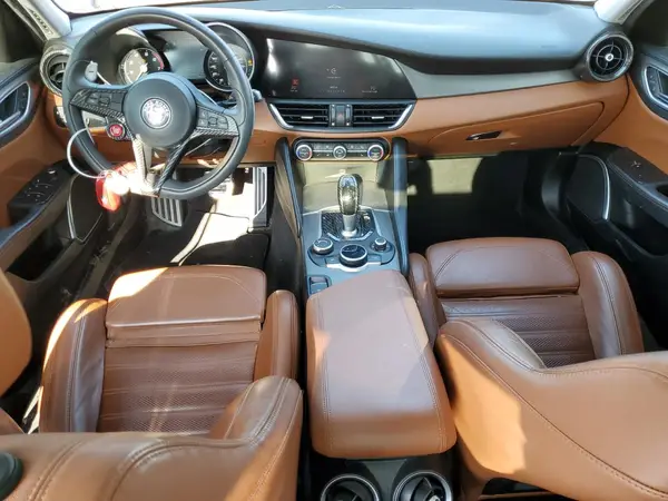 ZARFAECN4J7594151 2018 ALFA ROMEO GIULIA - Image 8