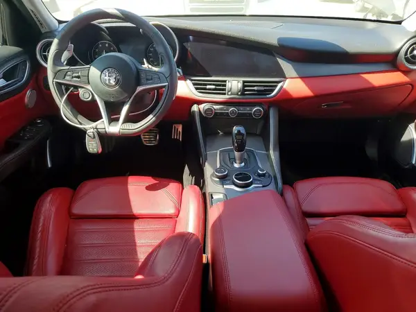 ZARFAECN4J7597860 2018 ALFA ROMEO GIULIA - Image 8