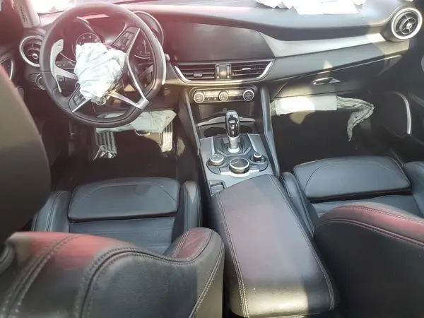 ZARFAECN4J7598801 2018 ALFA ROMEO GIULIA - Image 8