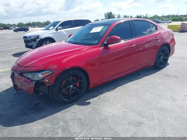 ZARFAECN5H7531991 2017 ALFA ROMEO GIULIA - Image 2