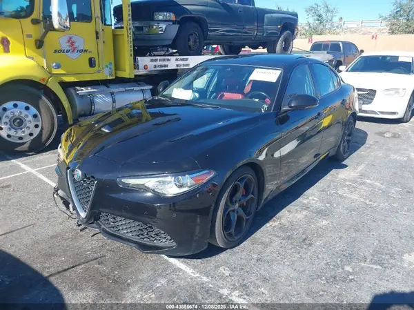 ZARFAECN5H7538200 2017 ALFA ROMEO GIULIA - Image 2