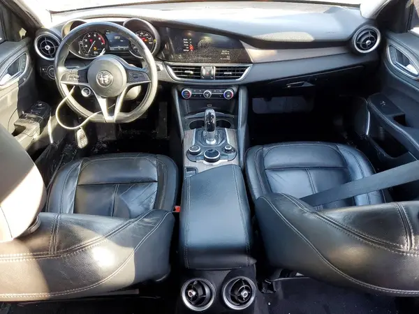 ZARFAECN5H7542375 2017 ALFA ROMEO GIULIA - Image 8
