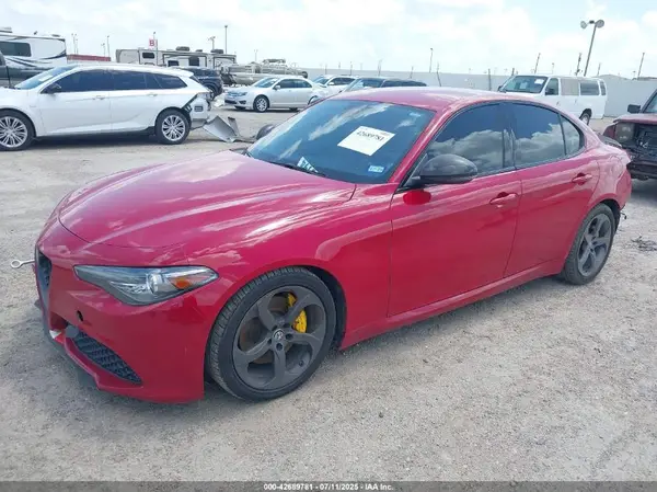ZARFAECN5H7556695 2017 ALFA ROMEO GIULIA - Image 2