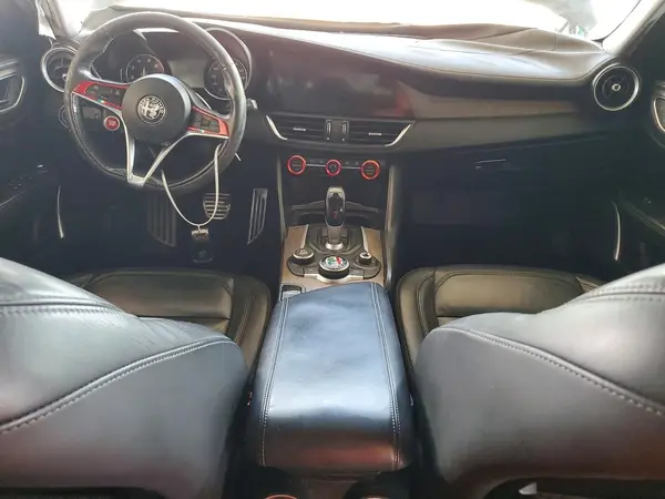 ZARFAECN5J7564608 2018 ALFA ROMEO GIULIA - Image 8