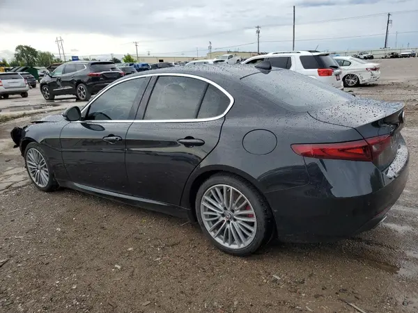 ZARFAECN5J7575267 2018 ALFA ROMEO GIULIA - Image 2