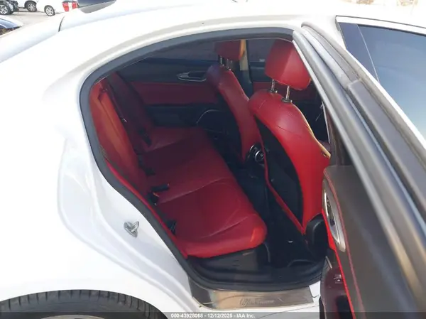 ZARFAECN5J7580467 2018 ALFA ROMEO GIULIA - Image 8
