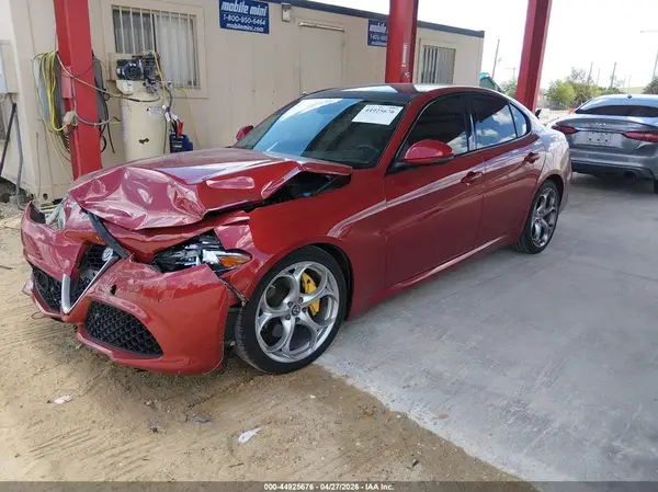 ZARFAECN5J7580985 2018 ALFA ROMEO GIULIA - Image 2