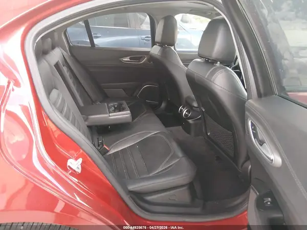 ZARFAECN5J7580985 2018 ALFA ROMEO GIULIA - Image 8