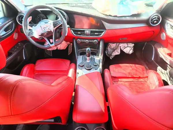 ZARFAECN5J7588164 2018 ALFA ROMEO GIULIA - Image 8