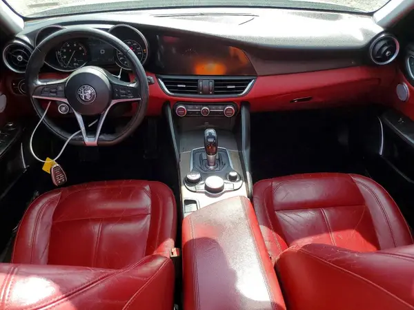 ZARFAECN5J7588990 2018 ALFA ROMEO GIULIA - Image 8