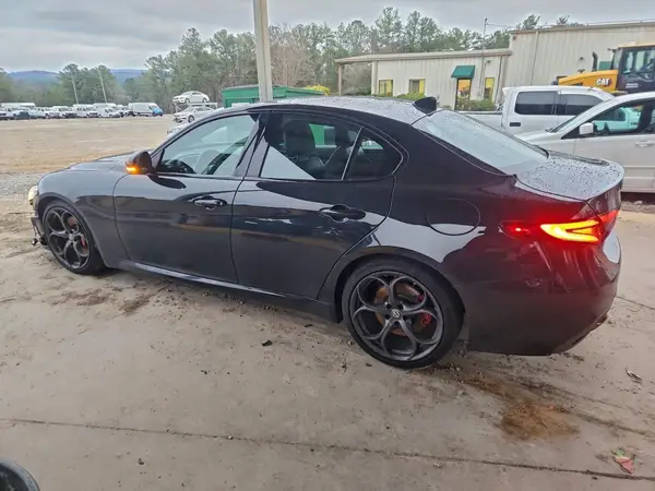 ZARFAECN5J7594675 2018 ALFA ROMEO GIULIA - Image 2