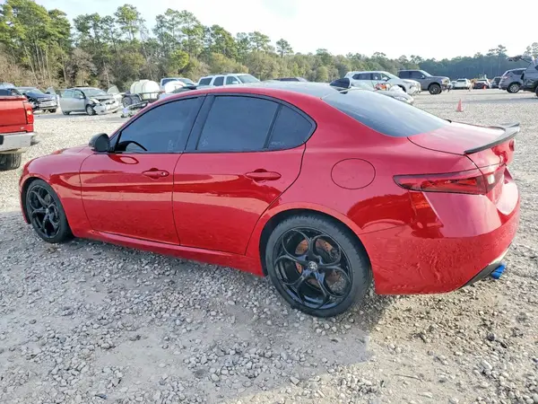 ZARFAECN5J7596586 2018 ALFA ROMEO GIULIA - Image 2