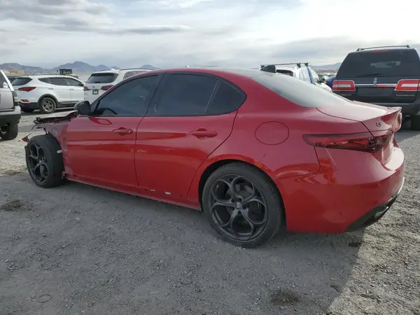 ZARFAECN5J7599455 2018 ALFA ROMEO GIULIA - Image 2