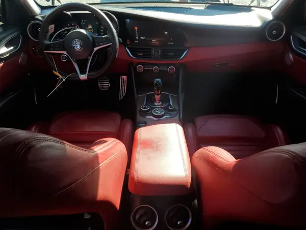 ZARFAECN6H7533815 2017 ALFA ROMEO GIULIA - Image 8