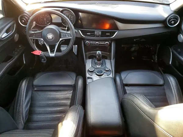 ZARFAECN6H7542577 2017 ALFA ROMEO GIULIA - Image 8