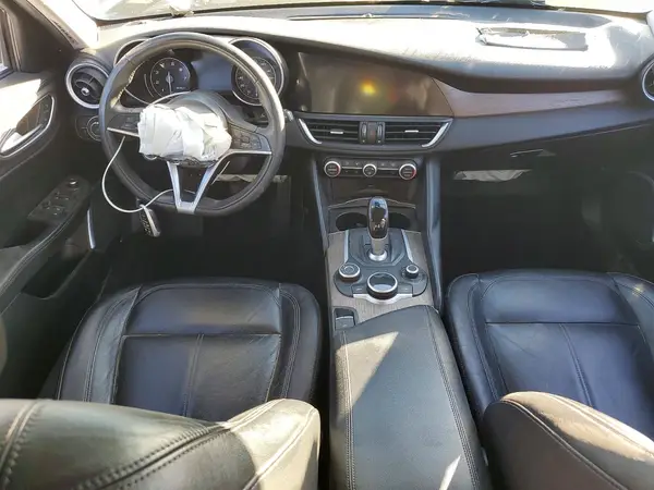 ZARFAECN6H7542689 2017 ALFA ROMEO GIULIA - Image 8